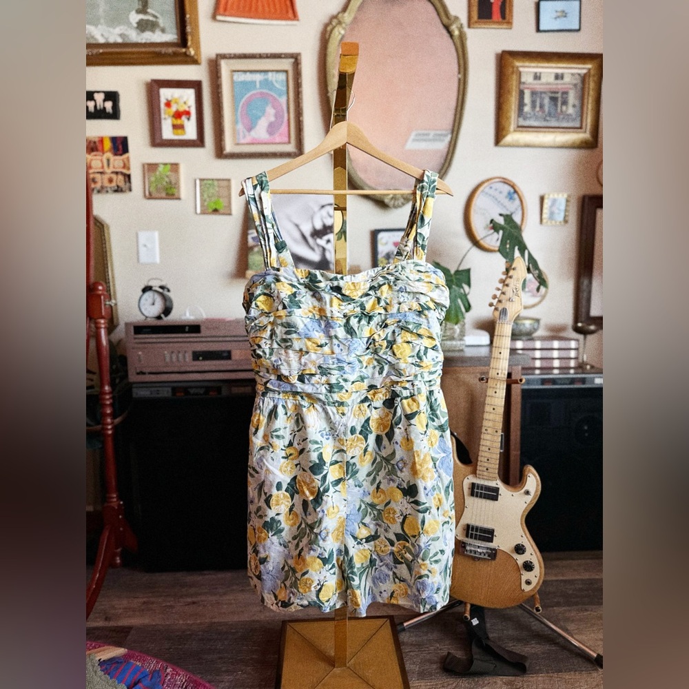 Abercrombie & Fitch Linen Blend Lemon Floral Romper Pleated
